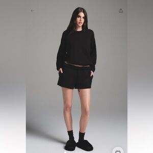 Skims Classic Crew Fleece size Medium